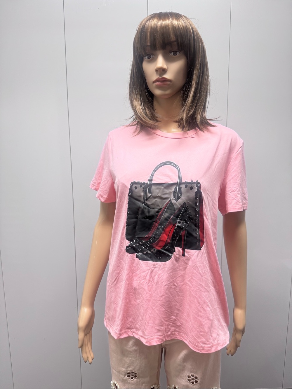 👠PINK “LOUBIE TRIBUTE” SPIKE BAG HEEL TEE